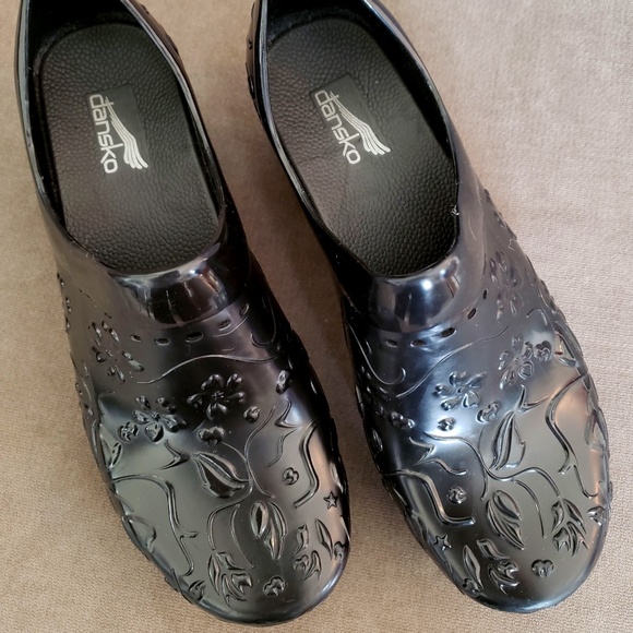Dansko Shoes - Dansko Black Floral Pattern Vinyl Clog